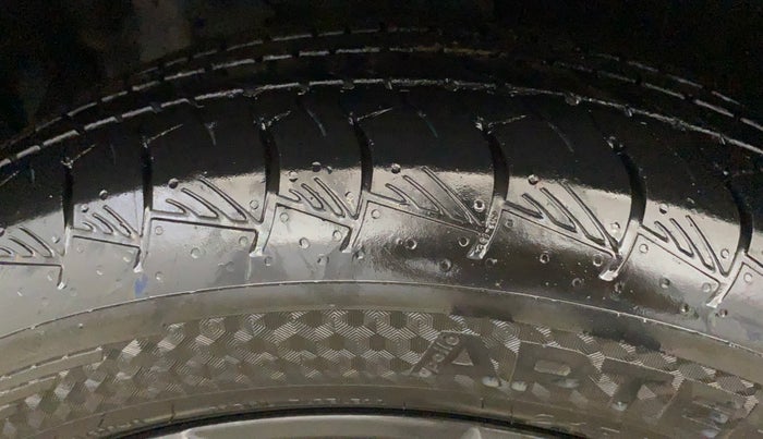 2022 Hyundai ALCAZAR PLATINUM(O) 7STR 1.5 AT, Diesel, Automatic, 36,240 km, Left Front Tyre Tread
