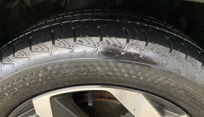 2022 Hyundai ALCAZAR PLATINUM(O) 7STR 1.5 AT, Diesel, Automatic, 36,240 km, Right Front Tyre Tread