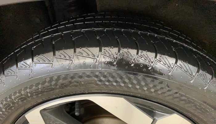 2022 Hyundai ALCAZAR PLATINUM(O) 7STR 1.5 AT, Diesel, Automatic, 36,240 km, Right Rear Tyre Tread