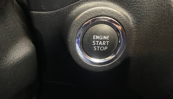 2022 Toyota Innova Crysta 2.7 VX 7 STR, Petrol, Manual, 19,338 km, Keyless Start/ Stop Button