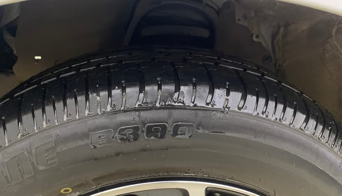 2022 Toyota Innova Crysta 2.7 VX 7 STR, Petrol, Manual, 19,338 km, Left Front Tyre Tread