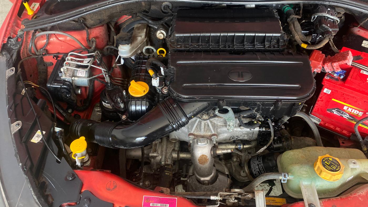 2024 Tata Tiago  XZA Plus CNG, CNG, Automatic, 45,169 km, Engine View - Right