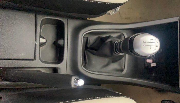2019 Renault TRIBER RXZ, Petrol, Manual, 30,532 km, Gear Lever