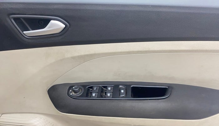2019 Renault TRIBER RXZ, Petrol, Manual, 30,532 km, Driver Side Door Panels Control