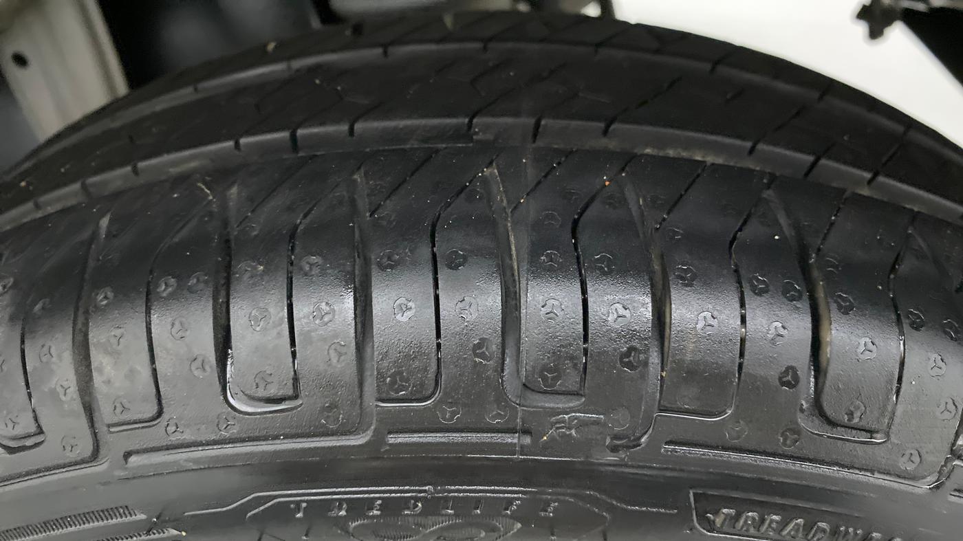 2014 Maruti Alto K10 VXI P, Petrol, Manual, 49,676 km, Left Rear Tyre Tread