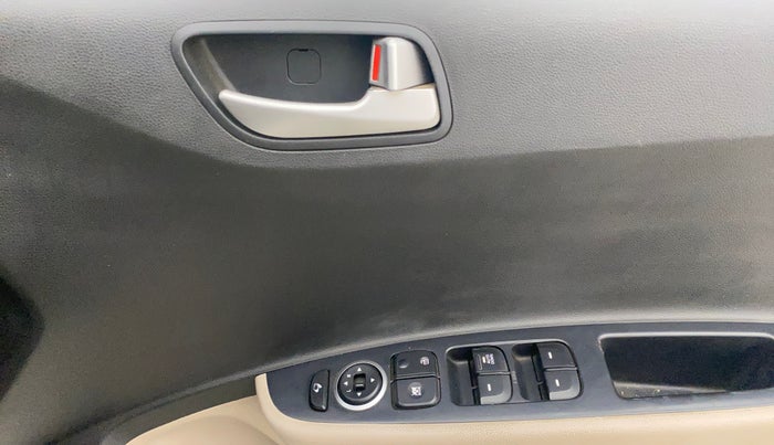 2014 Hyundai Xcent S AT 1.2 (O), Petrol, Automatic, 31,418 km, Driver Side Door Panels Control