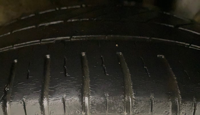 2014 Hyundai Xcent S AT 1.2 (O), Petrol, Automatic, 31,418 km, Left Rear Tyre Tread