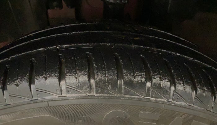 2019 Renault Kwid RXT 1.0 (O), Petrol, Manual, 20,224 km, Left Front Tyre Tread
