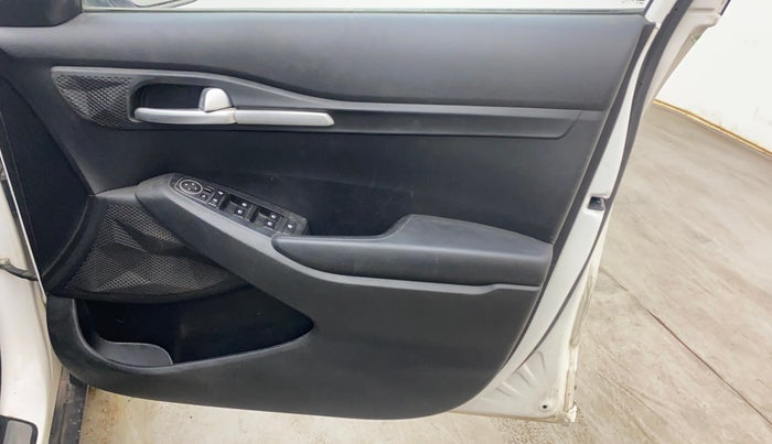 2020 KIA SELTOS HTK PLUS 1.5, Petrol, Manual, 87,711 km, Driver Side Door Panels Control