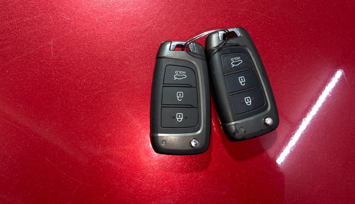 2018 Hyundai Verna 1.6 CRDI SX + AT, Diesel, Automatic, 95,998 km, Key Close Up