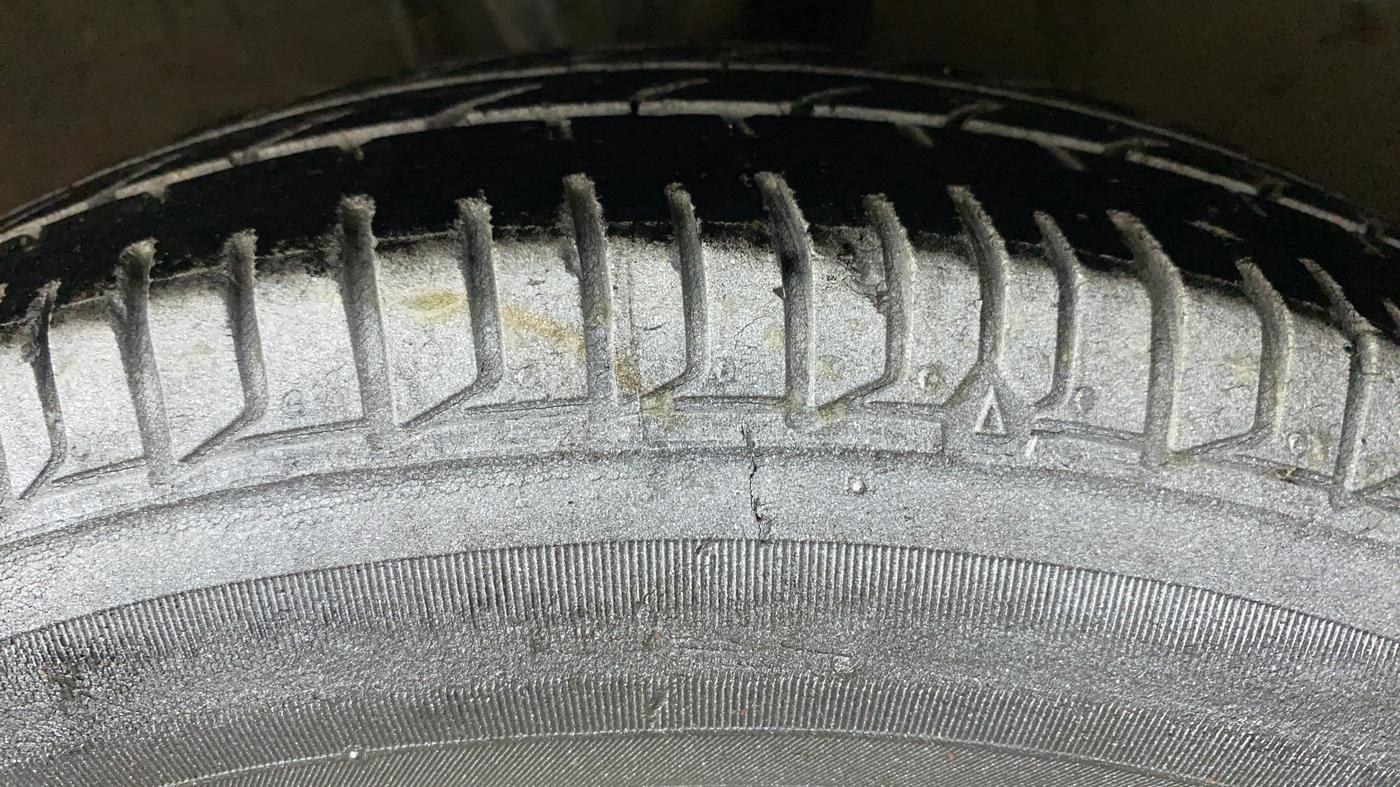 2010 Hyundai i10 MAGNA 1.2, Petrol, Manual, 59,877 km, Left Front Tyre Tread