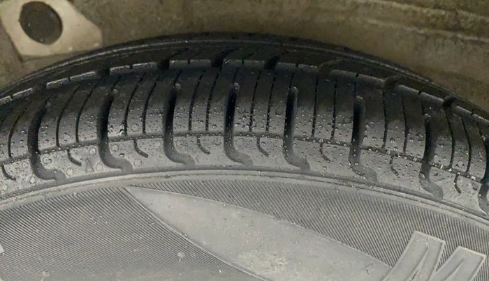 2010 Hyundai i10 MAGNA 1.2, Petrol, Manual, 59,877 km, Right Rear Tyre Tread