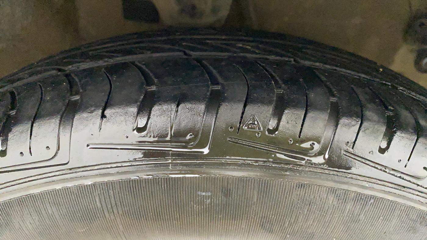 2010 Hyundai i10 MAGNA 1.2, Petrol, Manual, 59,877 km, Right Front Tyre Tread