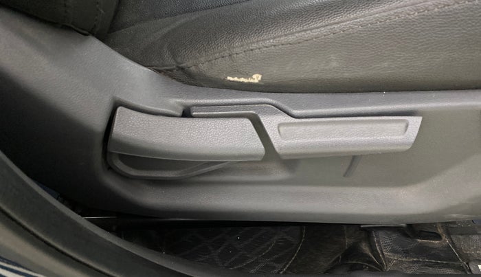 2022 Hyundai GRAND I10 NIOS SPORTZ 1.2 KAPPA VTVT, Petrol, Manual, 7,891 km, Driver Side Adjustment Panel