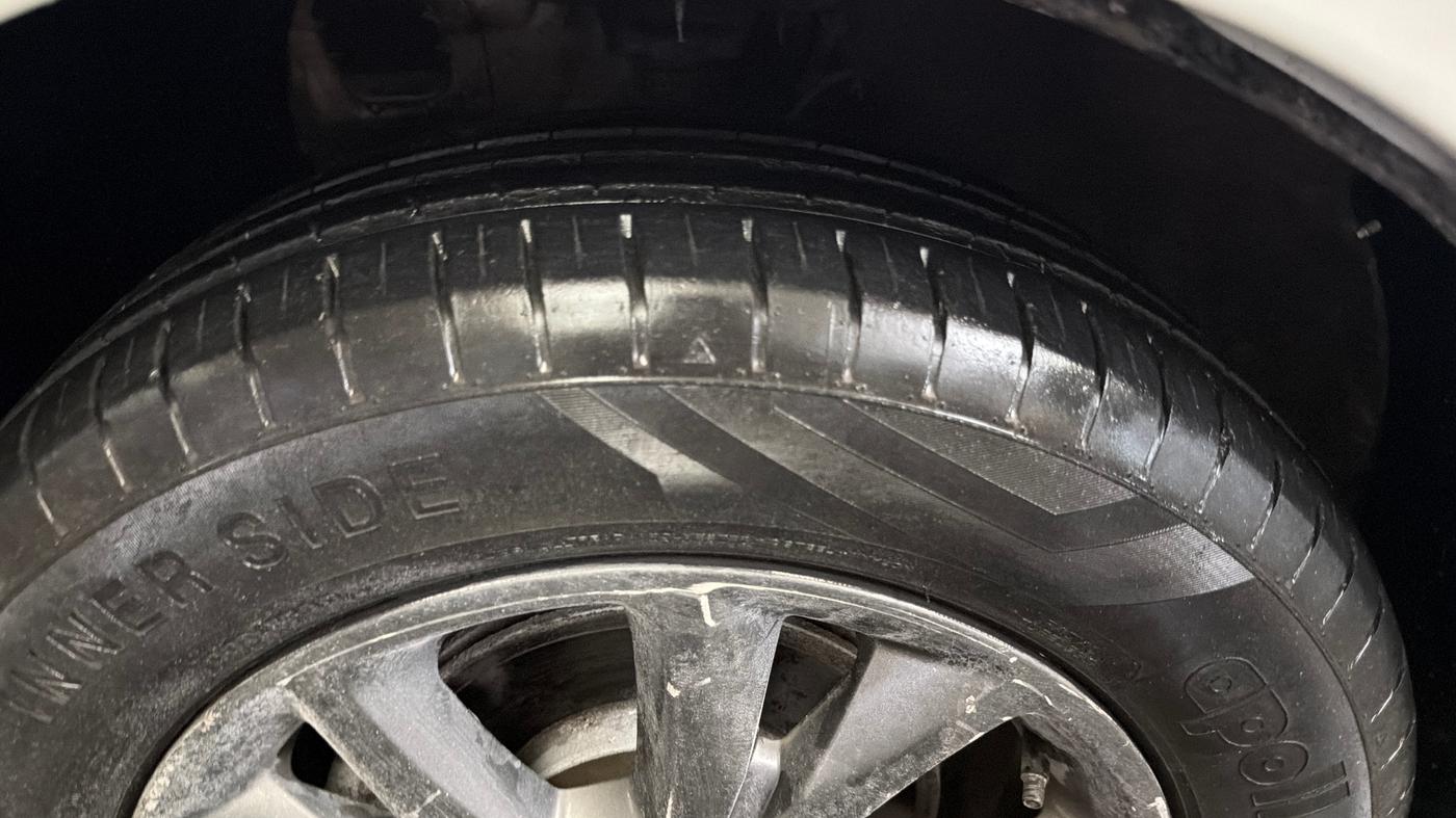 2019 Hyundai Elite i20 SPORTZ PLUS 1.2, Petrol, Manual, 49,674 km, Left Front Tyre Tread