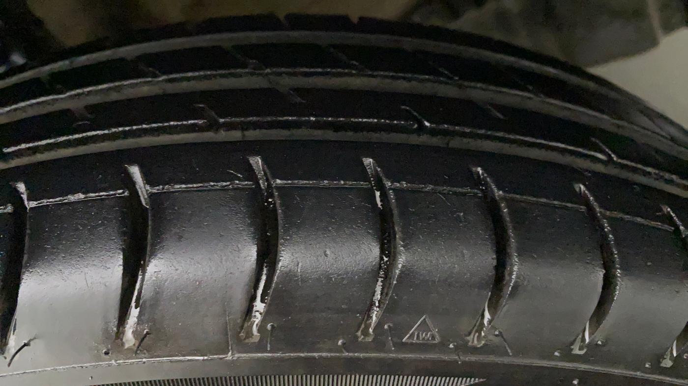 2013 Maruti Wagon R 1.0 LXI CNG, CNG, Manual, 1,14,540 km, Left Rear Tyre Tread
