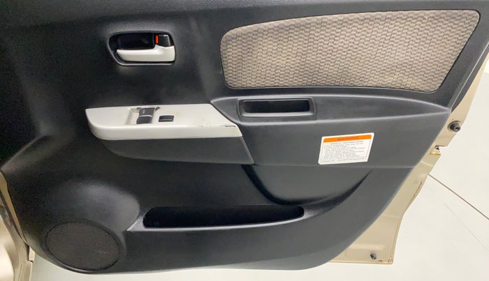 2013 Maruti Wagon R 1.0 LXI CNG, CNG, Manual, 1,14,540 km, Driver Side Door Panels Control
