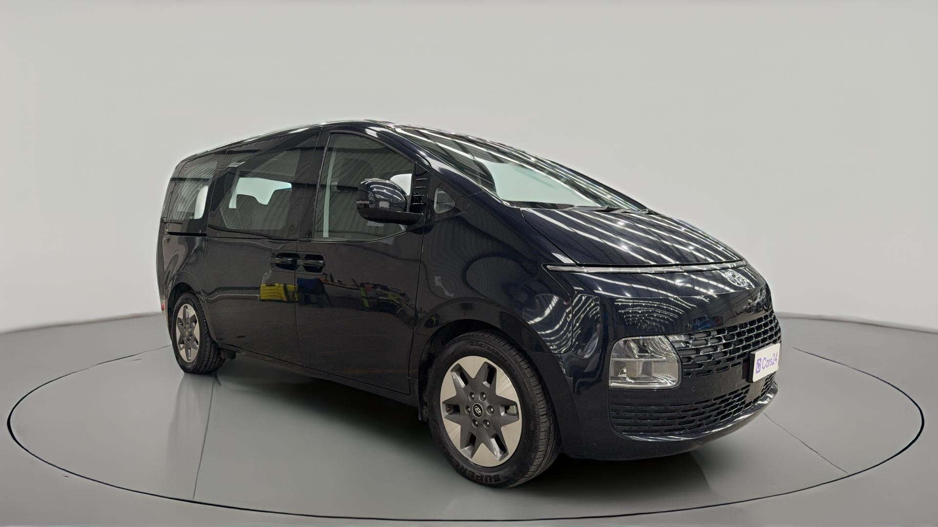 Hyundai Staria image