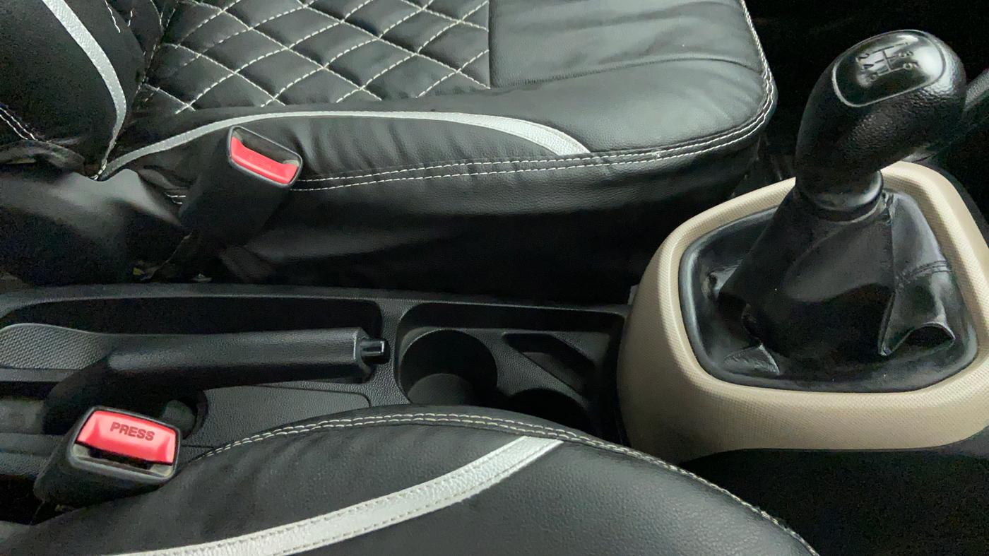 2014 Hyundai Xcent BASE 1.2, Petrol, Manual, 43,320 km, Gear Lever