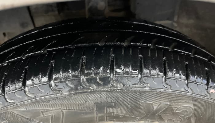 2017 Datsun Redi Go T (O), Petrol, Manual, 63,869 km, Left Front Tyre Tread
