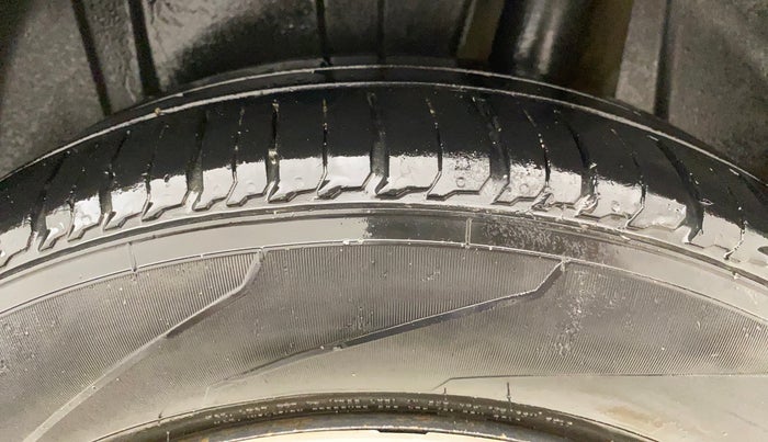 2020 Maruti Ertiga VXI SHVS, Petrol, Manual, 74,889 km, Left Rear Tyre Tread