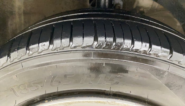 2020 Maruti Ertiga VXI SHVS, Petrol, Manual, 74,889 km, Right Front Tyre Tread