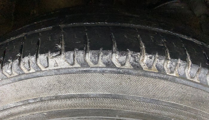 2019 Maruti Swift VXI AMT, Petrol, Automatic, 59,653 km, Right Front Tyre Tread