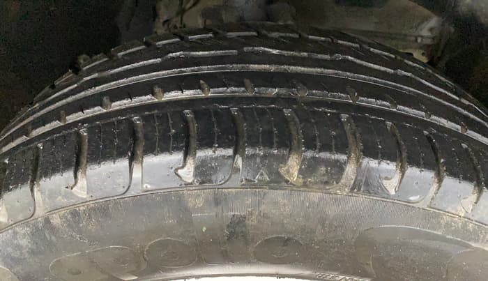 2017 Renault Duster RXL PETROL, Petrol, Manual, 47,099 km, Right Front Tyre Tread