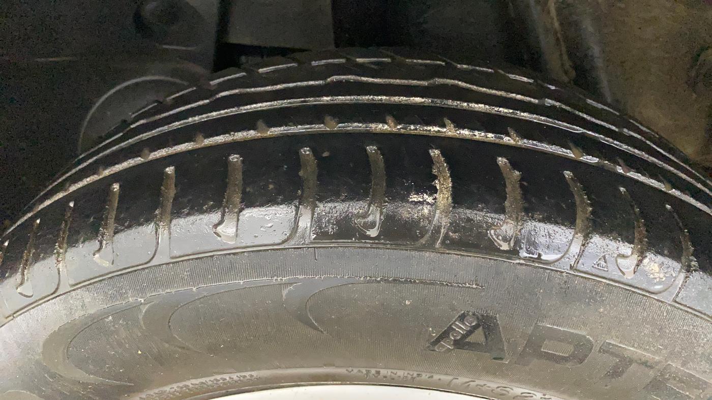 2017 Renault Duster RXL PETROL, Petrol, Manual, 47,338 km, Right Rear Tyre Tread