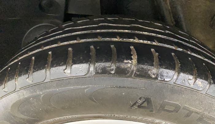2017 Renault Duster RXL PETROL, Petrol, Manual, 47,099 km, Right Rear Tyre Tread