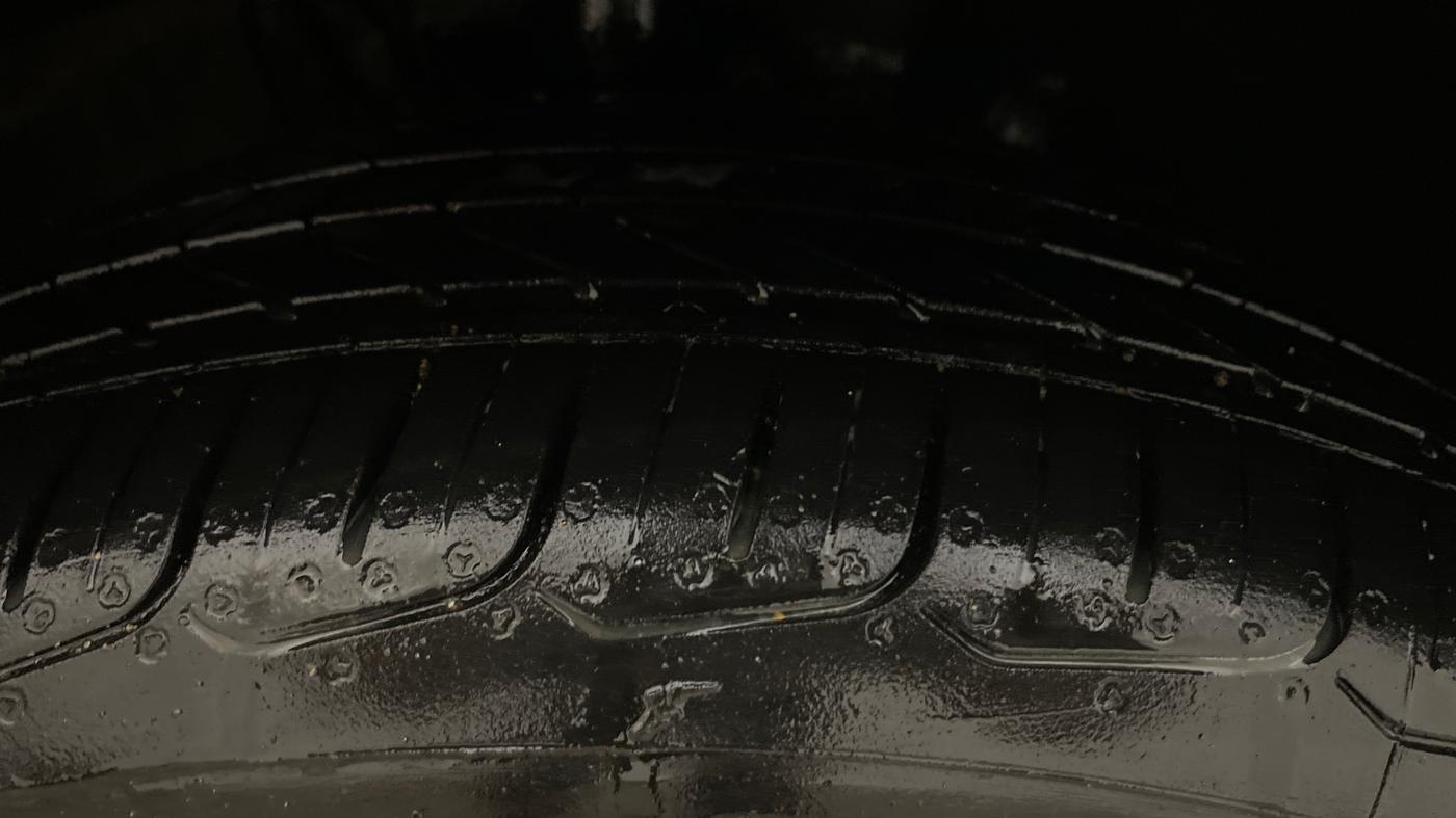 2021 Skoda Rapid STYLE AT TSI, Petrol, Automatic, 65,274 km, Right Front Tyre Tread