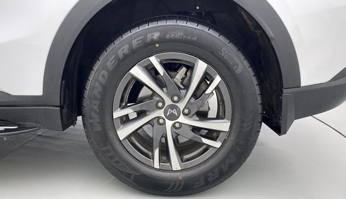 2022 Mahindra XUV700 AX 5 P AT 5 STR, Petrol, Automatic, 3,345 km, Left Rear Wheel