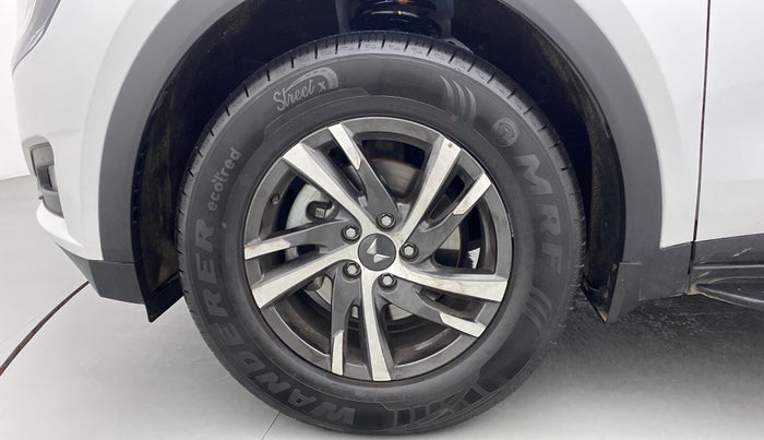 2022 Mahindra XUV700 AX 5 P AT 5 STR, Petrol, Automatic, 3,345 km, Left Front Wheel