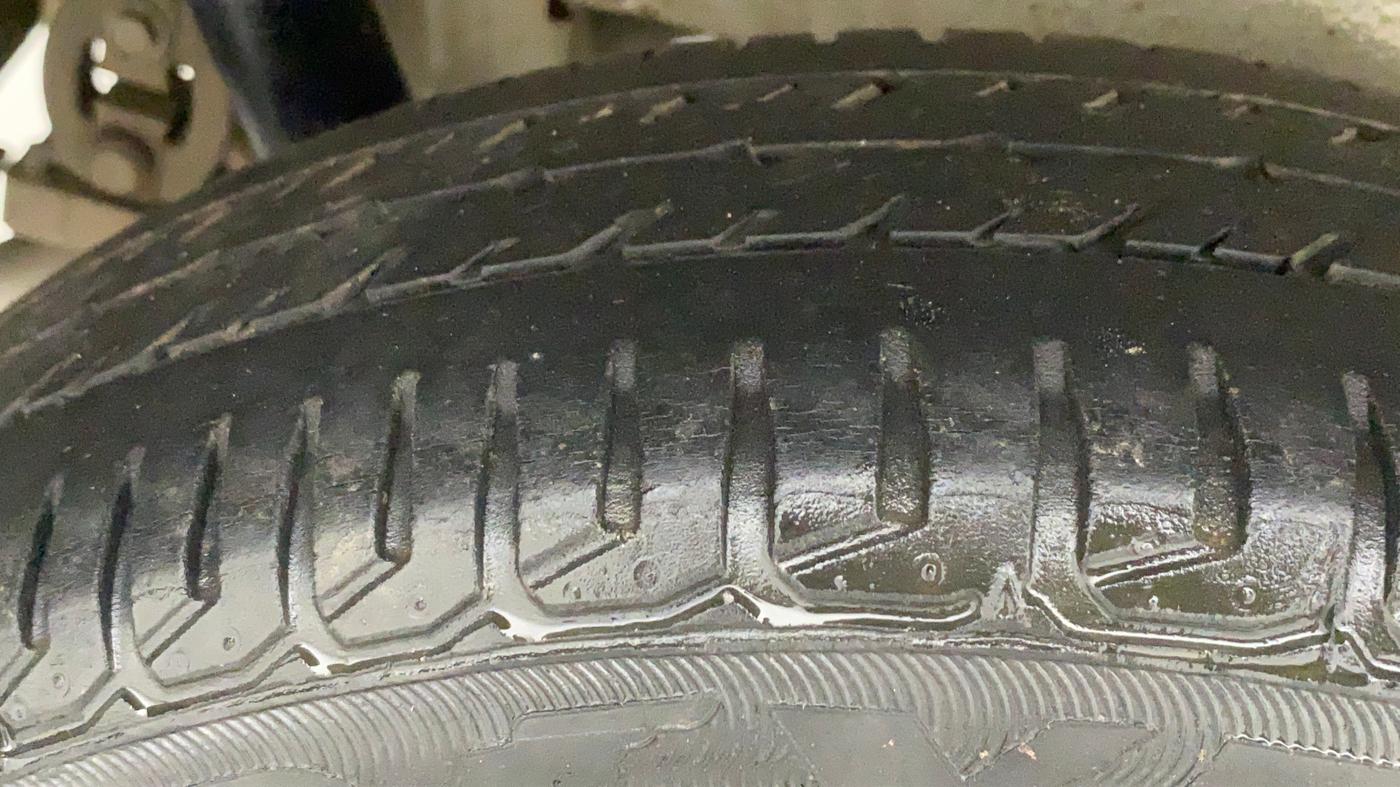 2013 Maruti Wagon R Stingray VXI, Petrol, Manual, 54,420 km, Right Rear Tyre Tread