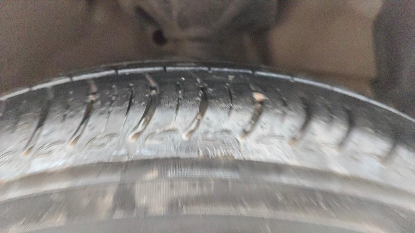 2016 Maruti Celerio VXI, Petrol, Manual, 77,840 km, Right Front Tyre Tread