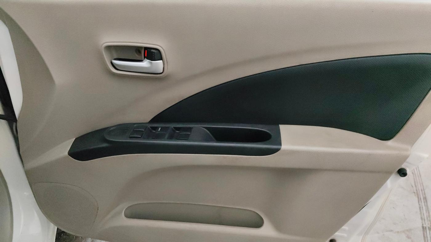 2016 Maruti Celerio VXI, Petrol, Manual, 77,840 km, Driver Side Door Panels Control