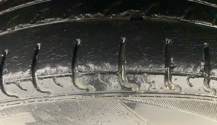 2017 Renault Kwid RXL 1.0, Petrol, Manual, 30,545 km, Left Front Tyre Tread