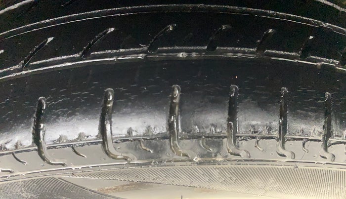 2017 Renault Kwid RXL 1.0, Petrol, Manual, 30,545 km, Left Rear Tyre Tread