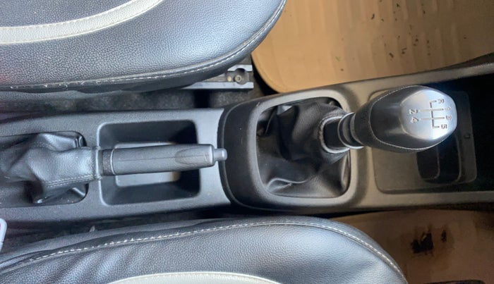 2017 Renault Kwid RXL 1.0, Petrol, Manual, 30,545 km, Gear Lever