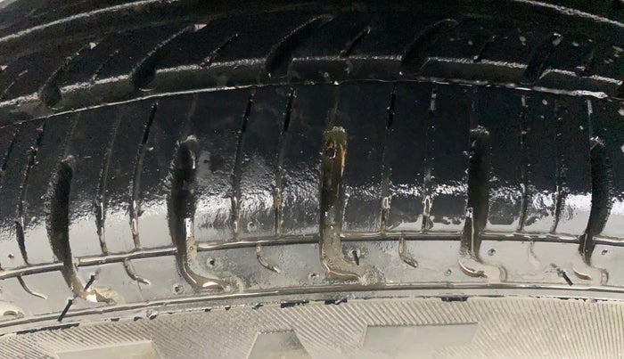 2017 Renault Kwid RXL 1.0, Petrol, Manual, 30,545 km, Right Rear Tyre Tread