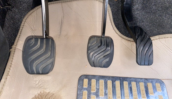 2017 Renault Kwid RXL 1.0, Petrol, Manual, 30,545 km, Pedals