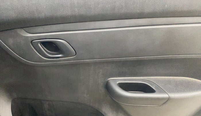 2017 Renault Kwid RXL 1.0, Petrol, Manual, 30,545 km, Driver Side Door Panels Control