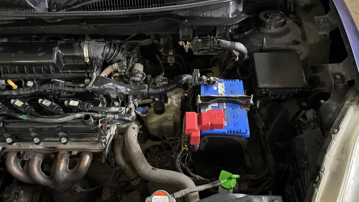 2019 Maruti Swift VXI AMT, Petrol, Automatic, 32,624 km, Engine View - Left