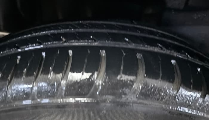 2019 Maruti Swift VXI AMT, Petrol, Automatic, 32,624 km, Right Rear Tyre Tread