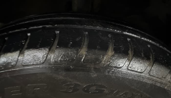 2019 Maruti Swift VXI AMT, Petrol, Automatic, 32,624 km, Right Front Tyre Tread
