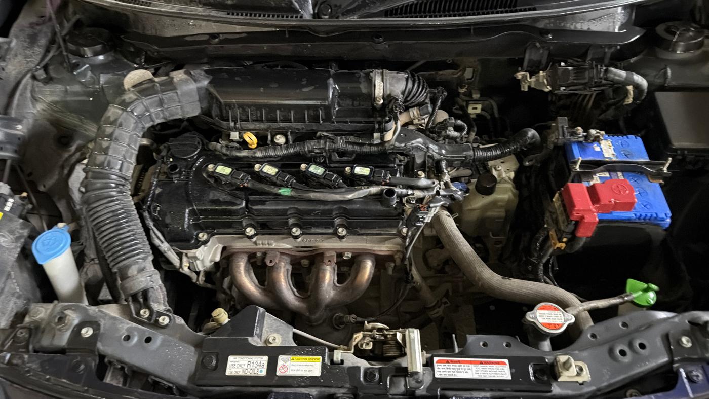 2019 Maruti Swift VXI AMT, Petrol, Automatic, 32,624 km, Engine View