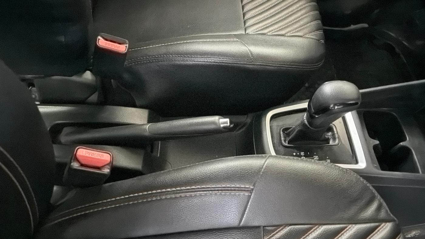2019 Maruti Swift VXI AMT, Petrol, Automatic, 32,624 km, Gear Lever