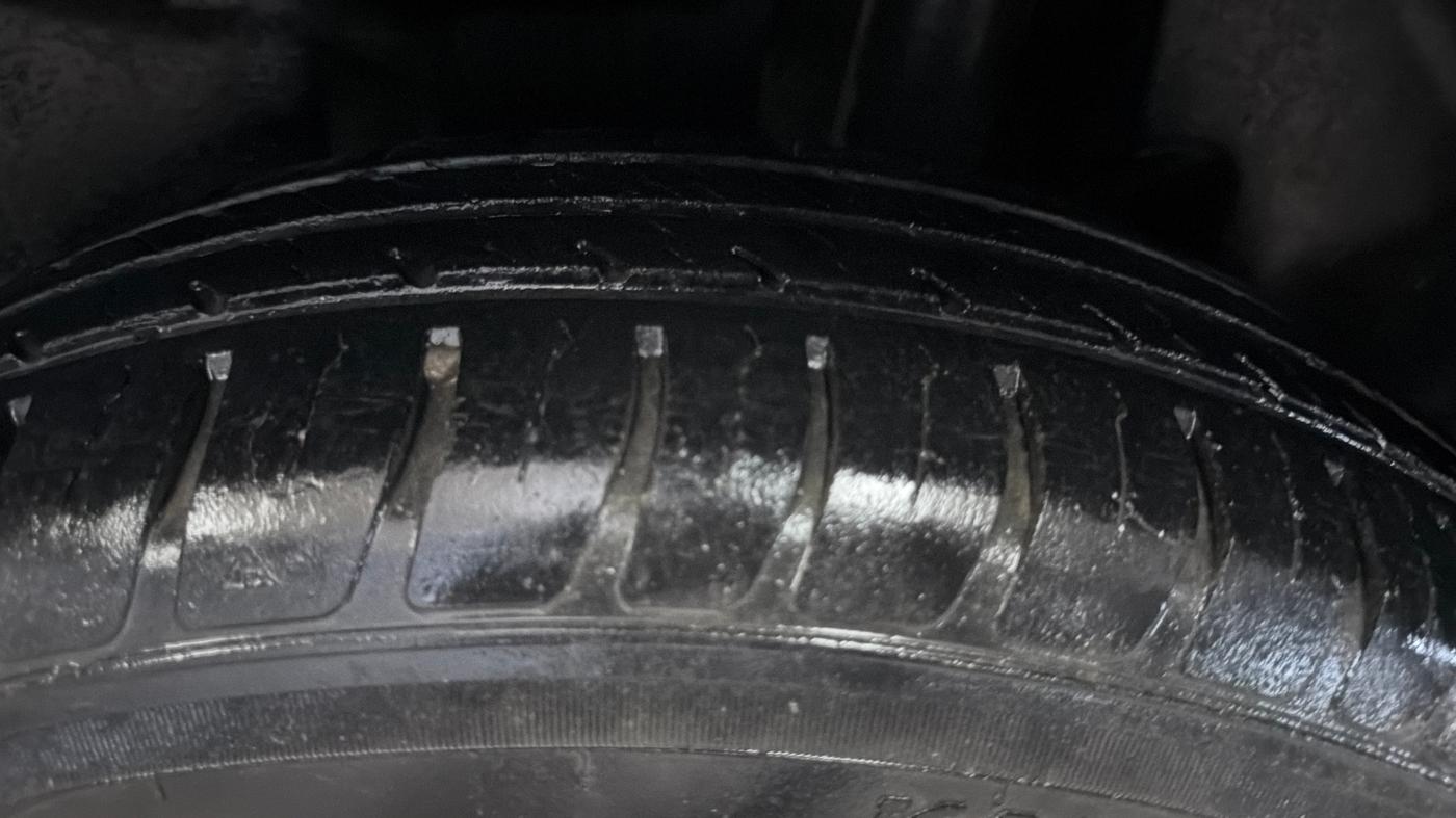 2019 Maruti Swift VXI AMT, Petrol, Automatic, 32,624 km, Left Rear Tyre Tread