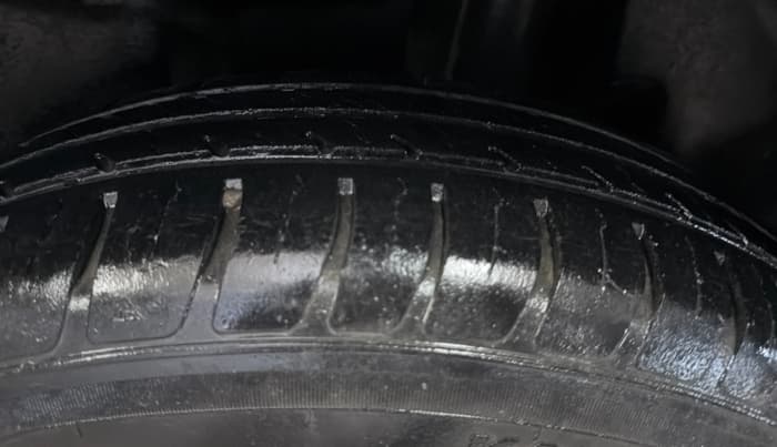 2019 Maruti Swift VXI AMT, Petrol, Automatic, 32,624 km, Left Rear Tyre Tread