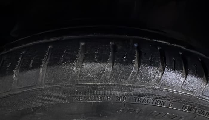 2019 Maruti Swift VXI AMT, Petrol, Automatic, 32,624 km, Left Front Tyre Tread